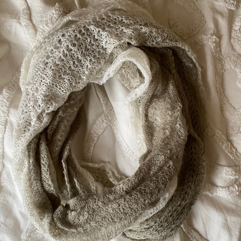 Kimchi Blue knit ombré infinity scarf‎